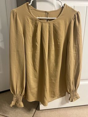 Women’s Long-Sleeve Pleated Blouse in Camel NWT
